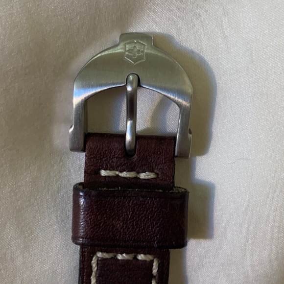 Victorinox Swiss Army Watch 24177 'Cavalier' Small - Picture 4 of 7